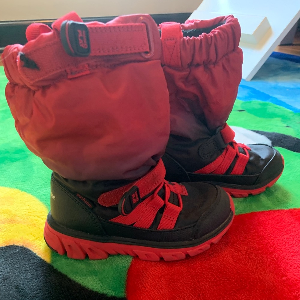 Stride Rite made to play winter boots